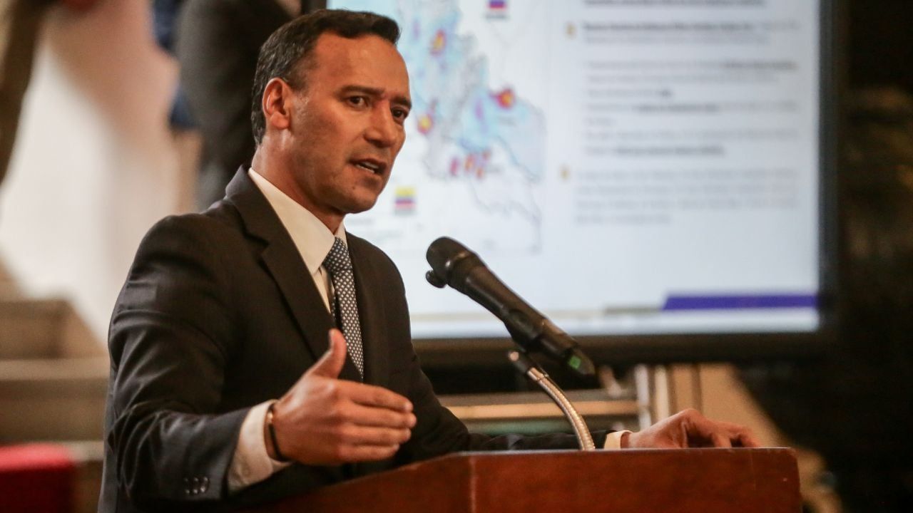 Ministro de defensa en foro de CAMBIO 2