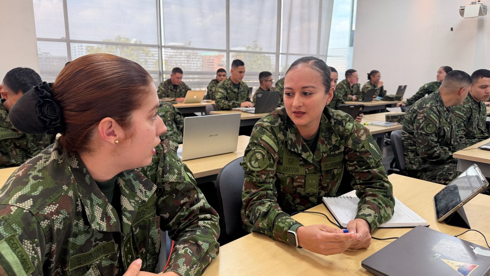 mujeres ejército