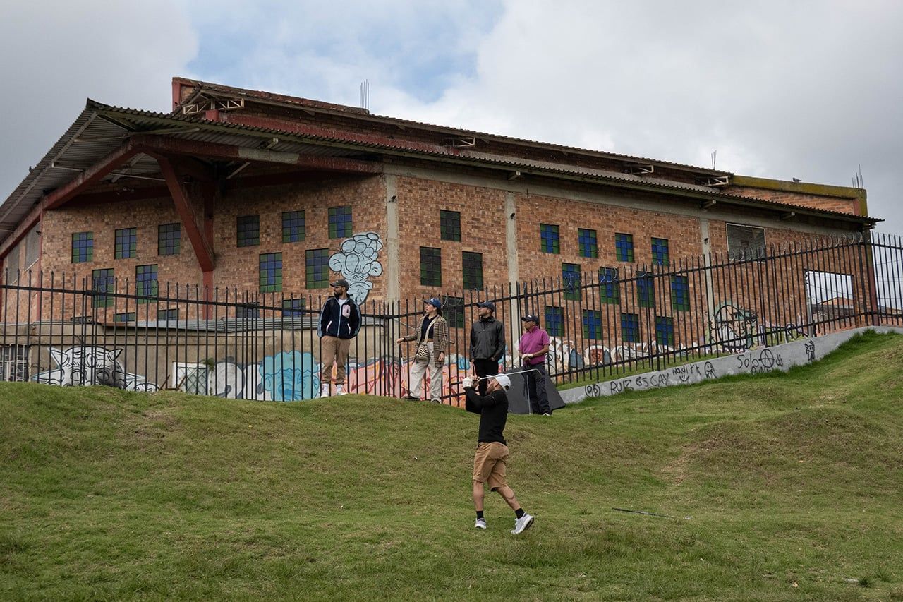 Eduar Alfonso Mendoza en el campo Poliamor