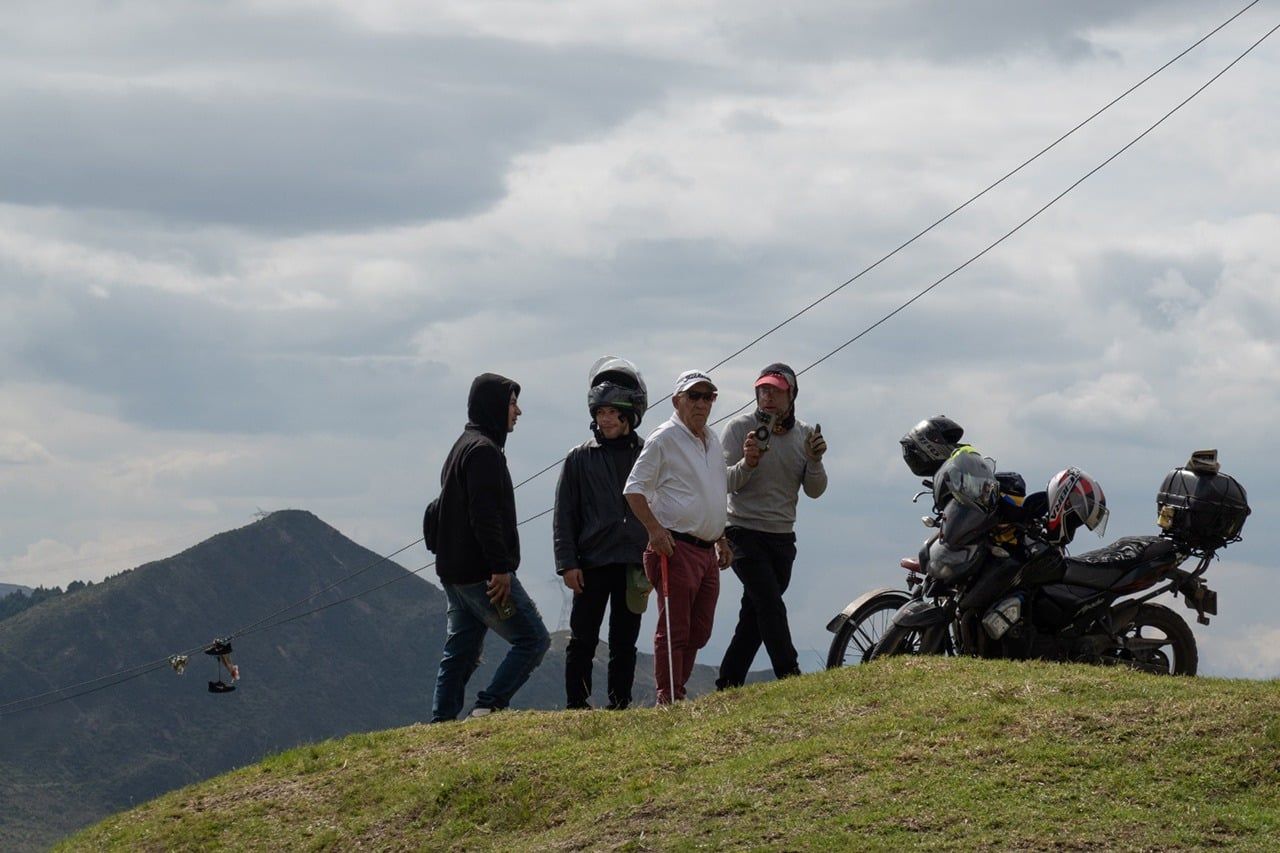 Eduardo Piñeros en el campo Poliamor.