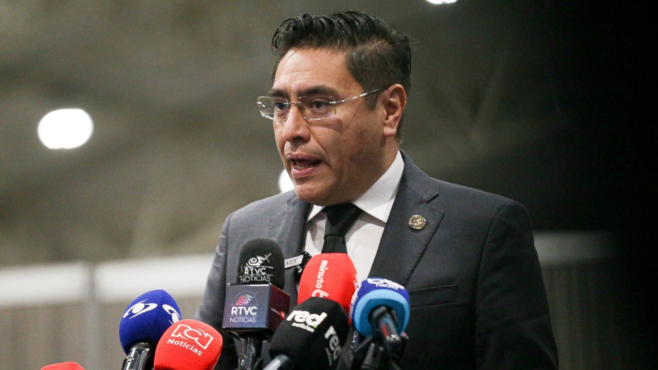 Presidente del CNE en foro de CAMBIO 3
