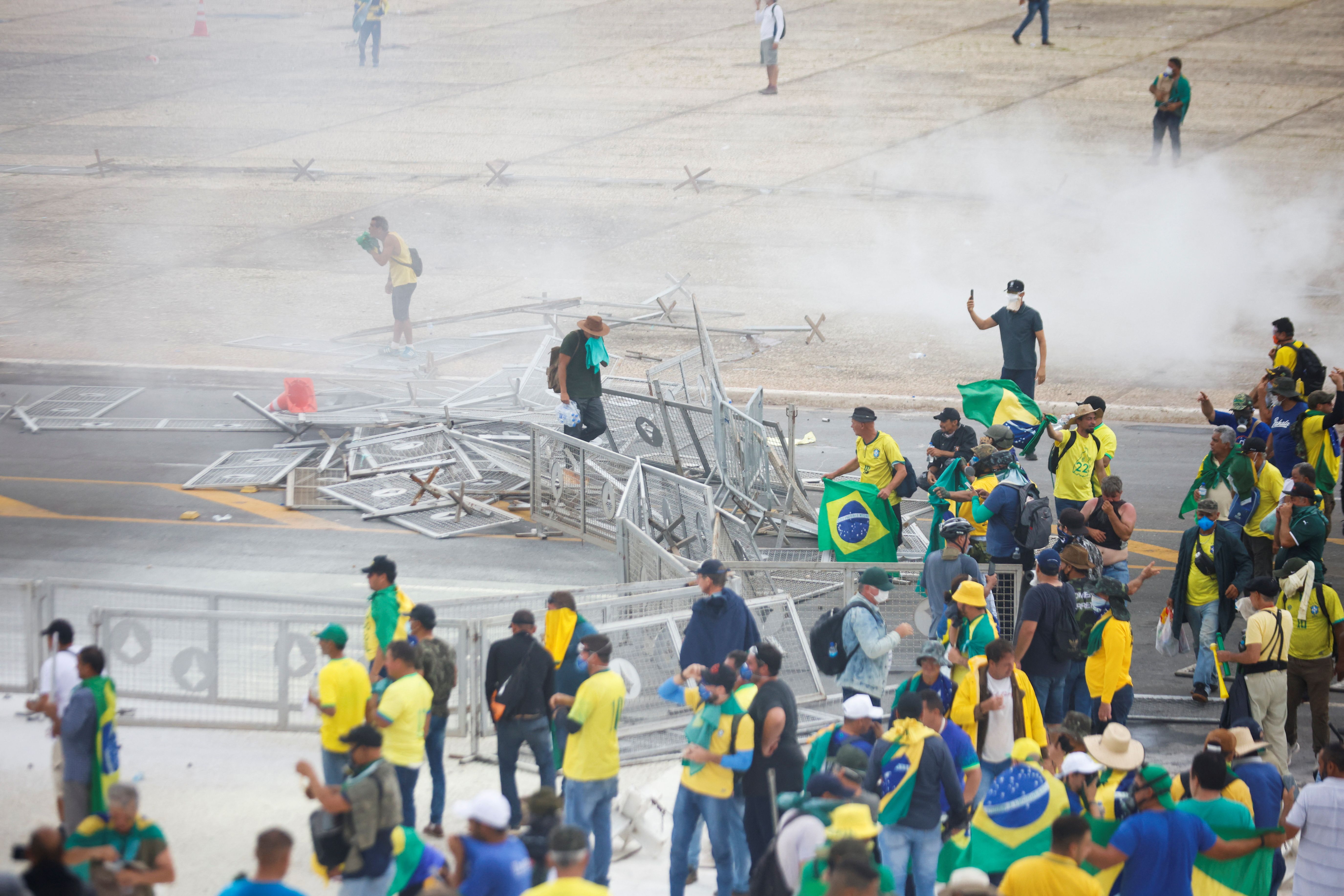 2023-01-08t193137z_1_lynxmpej07082_rtroptp_4_brazil-politics-violence.jpg