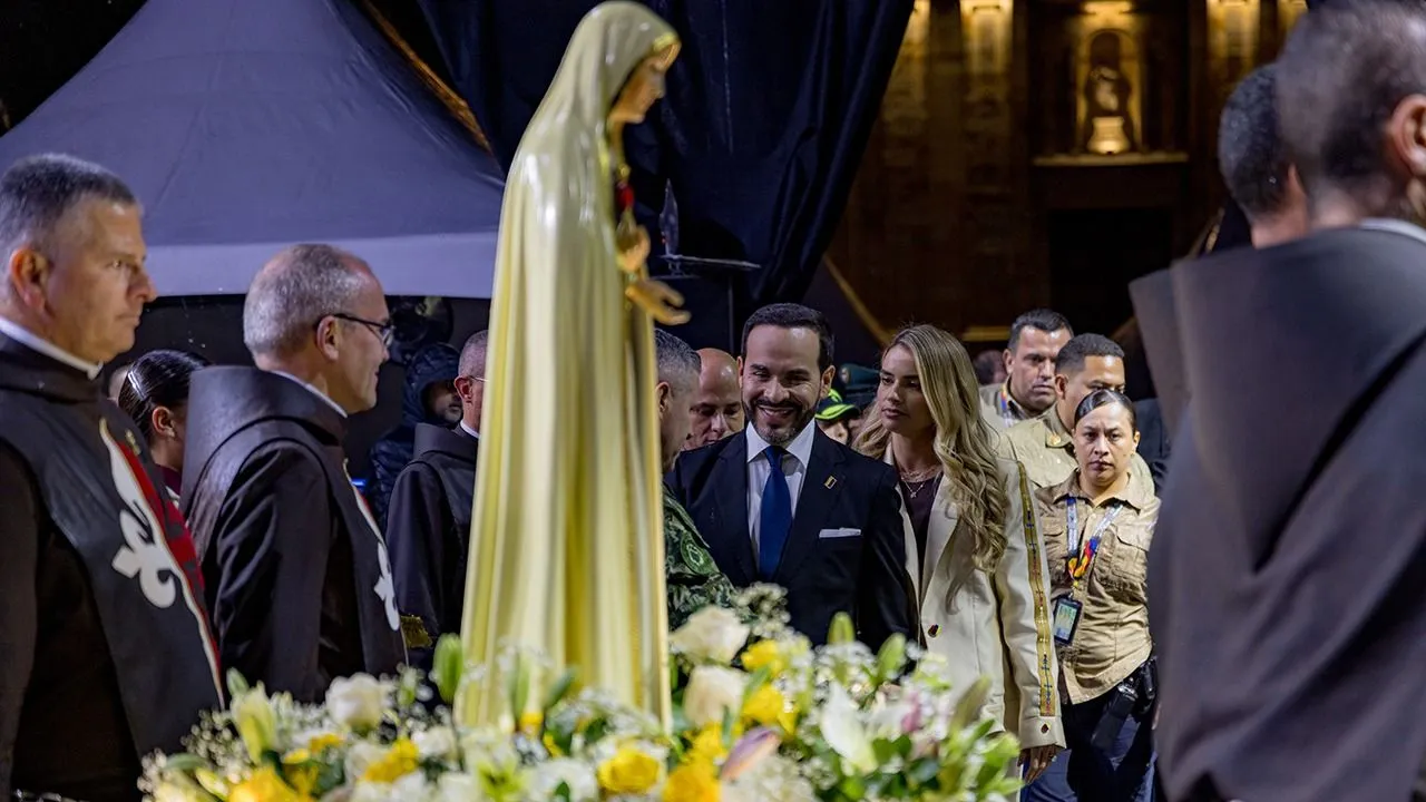De la Espriella reitera lema religioso tras disculparse por vulnerar la laicidad estatal