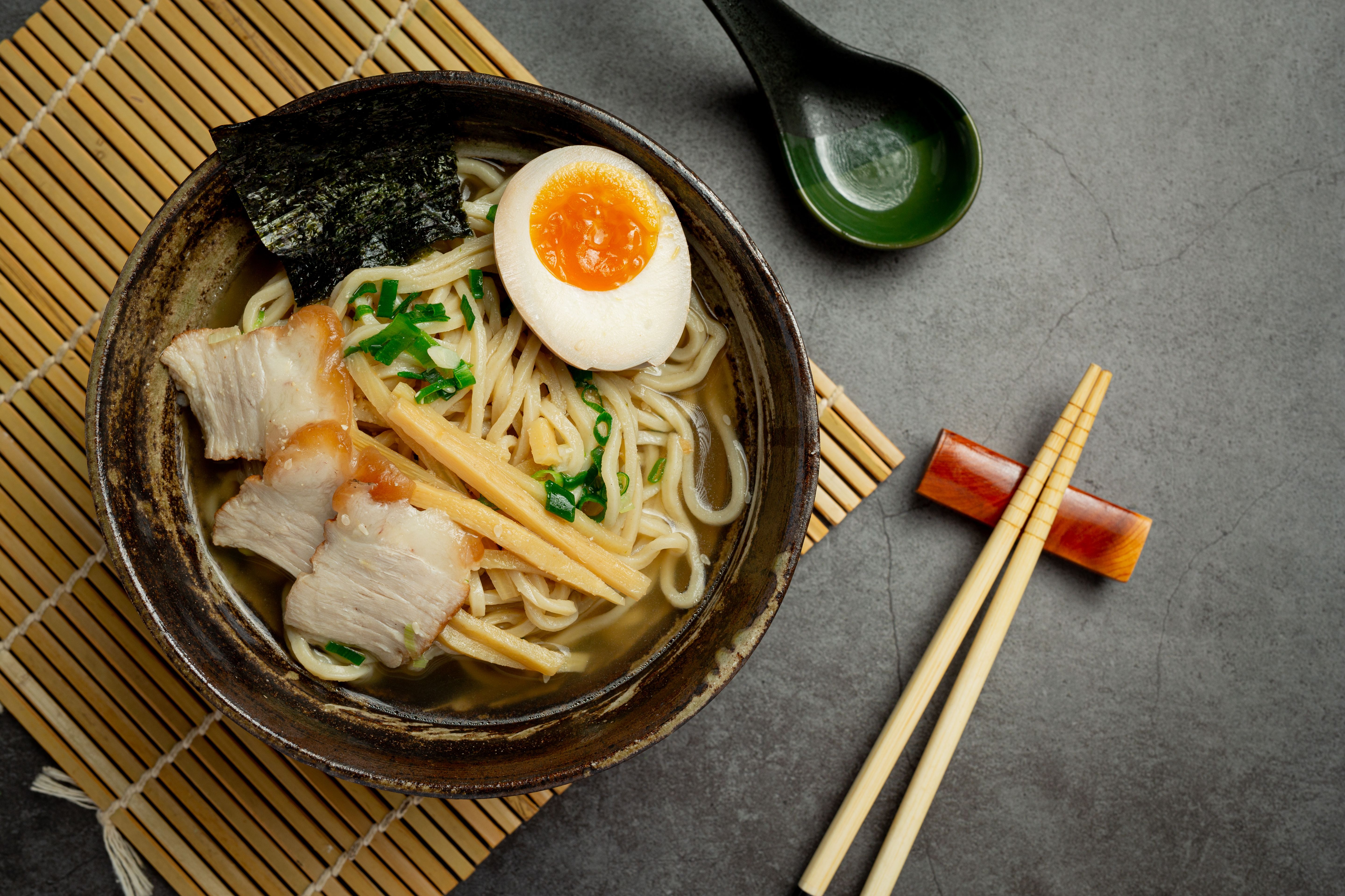 delicious-ramen-dark-surface.jpg