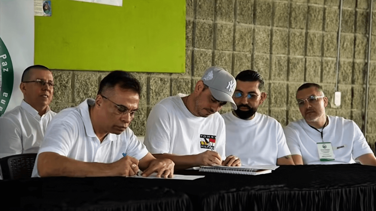 El Gobierno nacional anunció la reactivación de los diálogos con estructuras urbanas de Medellín y el Valle de Aburrá tras varias semanas de suspensión.