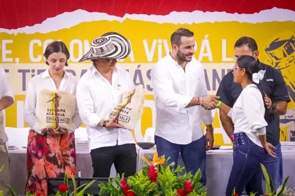 ministra y presidente.webp