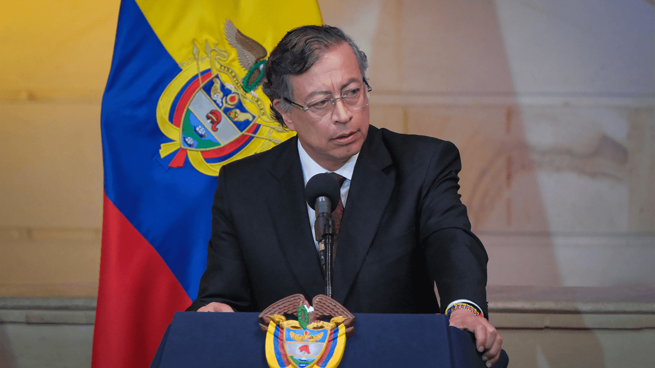 petro hablando 2- Ovidio González.png